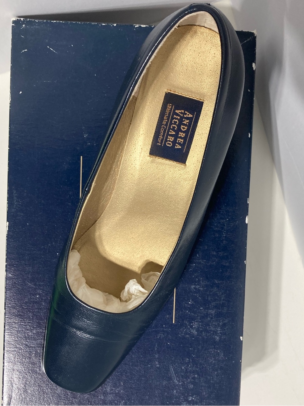 Navy Leather Women's Square-Toe Pump. Item# TSpu2